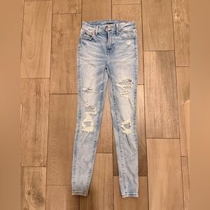 American Eagle Outfitters Light Wash Ripped Skinny Jeans